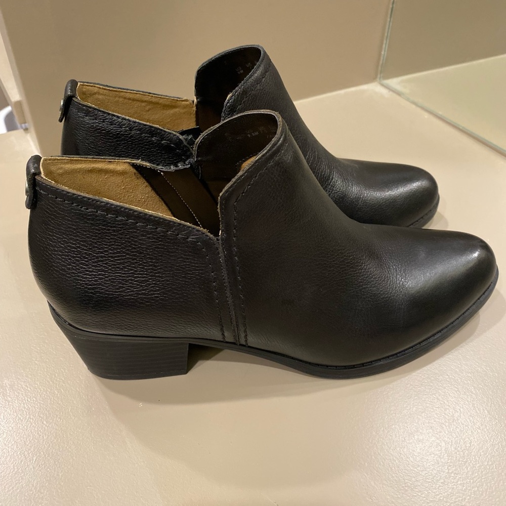 Naturalizer ankle boots